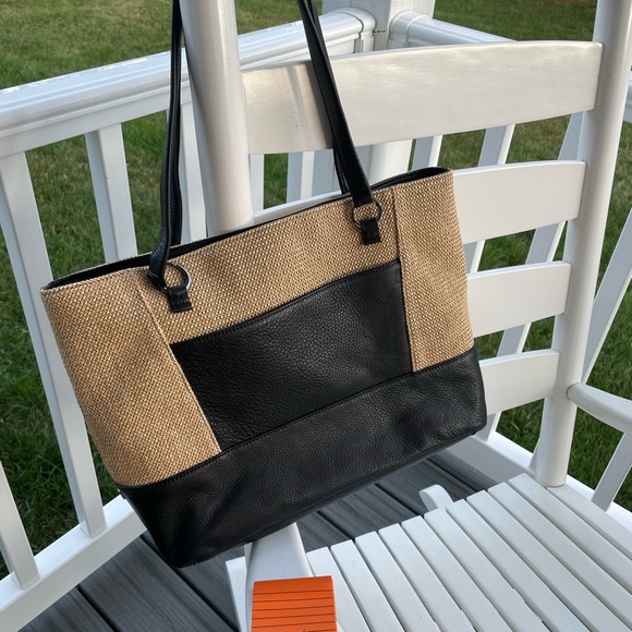 Hammitt Andersen chapperal EUC - Picture 2 of 3